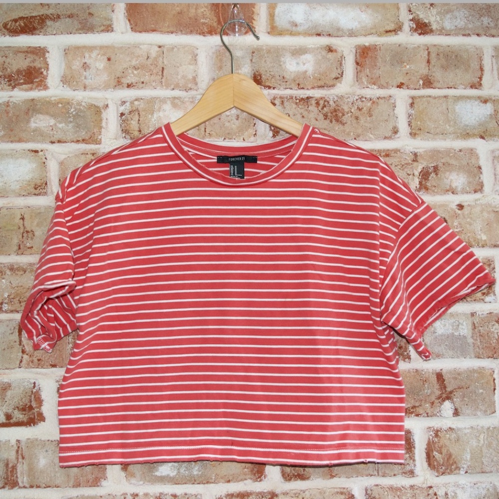 Women's Forever 21 short sleeve cropped oversized tee, never worn size M NWOT